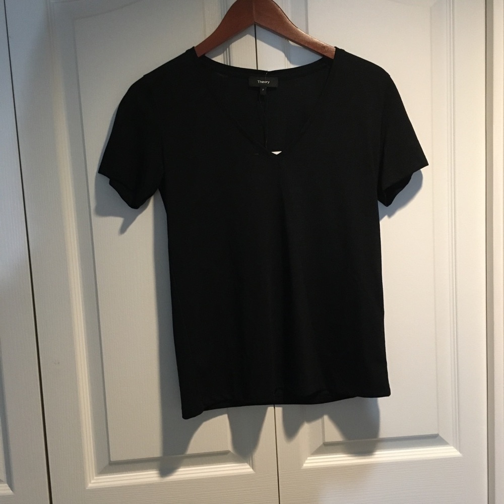 NWT Theory women’s Dayne V-Neck black Tee Shirt XS